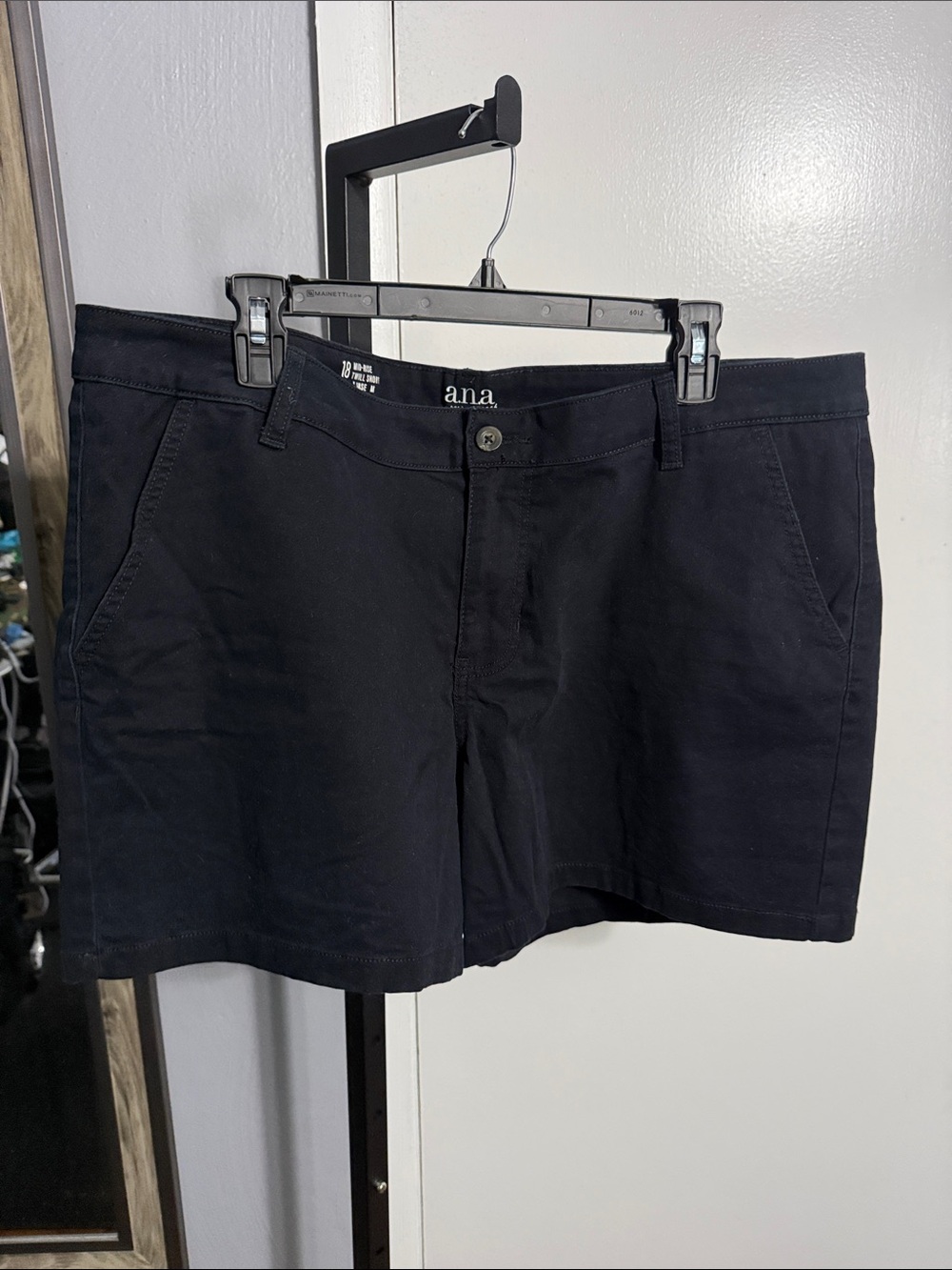 a.n.a women’s Black Mid-Rise Twill Short 5” Inseam Shorts